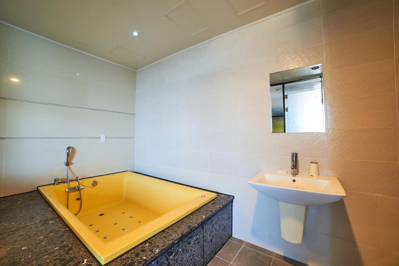 Busan Premium V Hotel Экстерьер фото